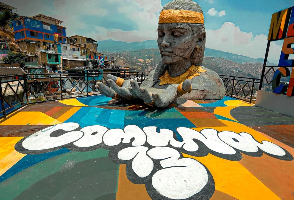 Discover most of the iconic places in Medellin. Comuna 13