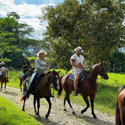 cabalgata Medellin-reviews