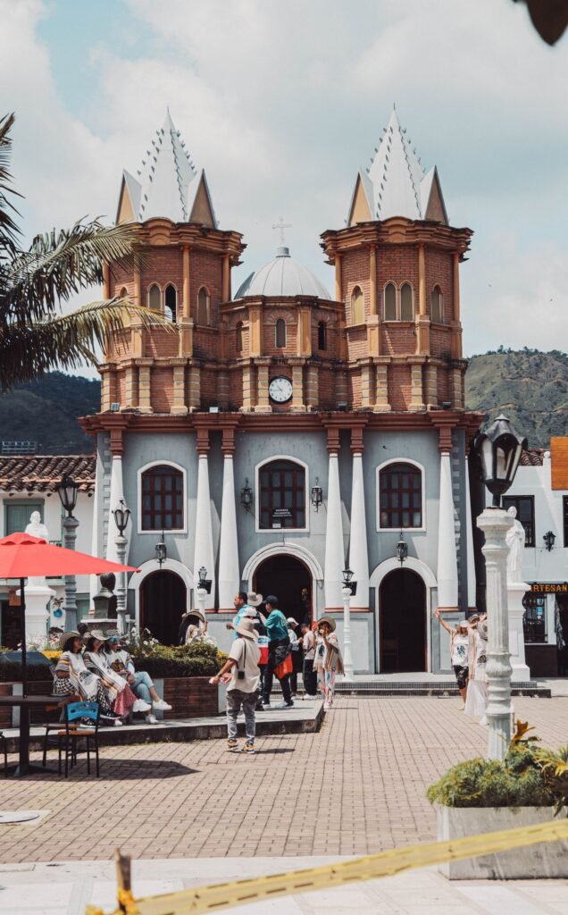 Guatape -go2medellin
