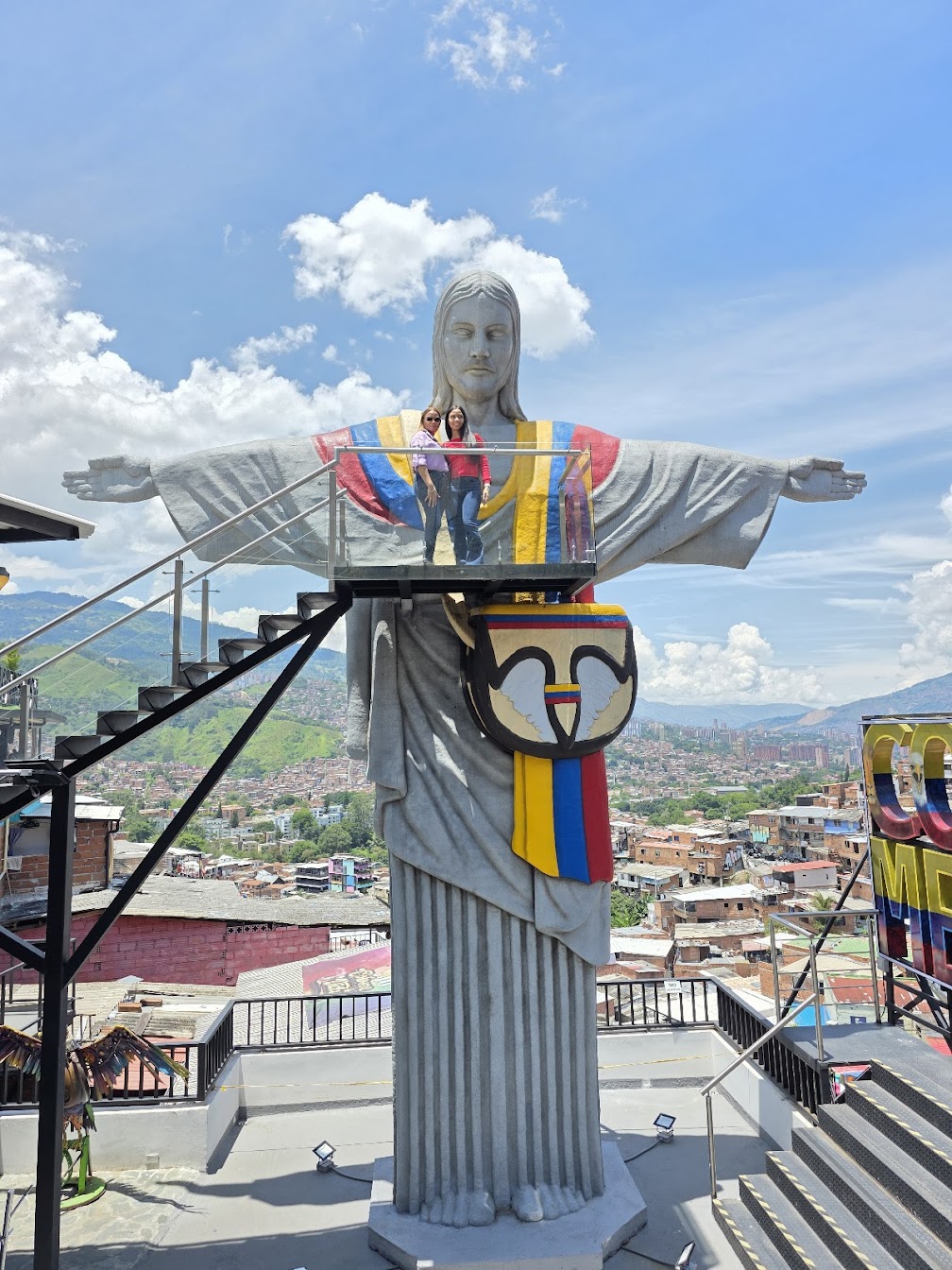 Medellin comuna 13 tour